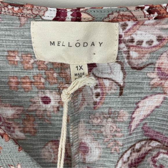 MELLODAY Womens Floral Crossover Top Blouse Size 1X NWT - Picture 2 of 6